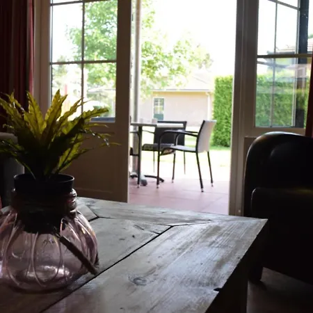 Wilbrink 6-8 Pers. シャレー フォールトハイゼン